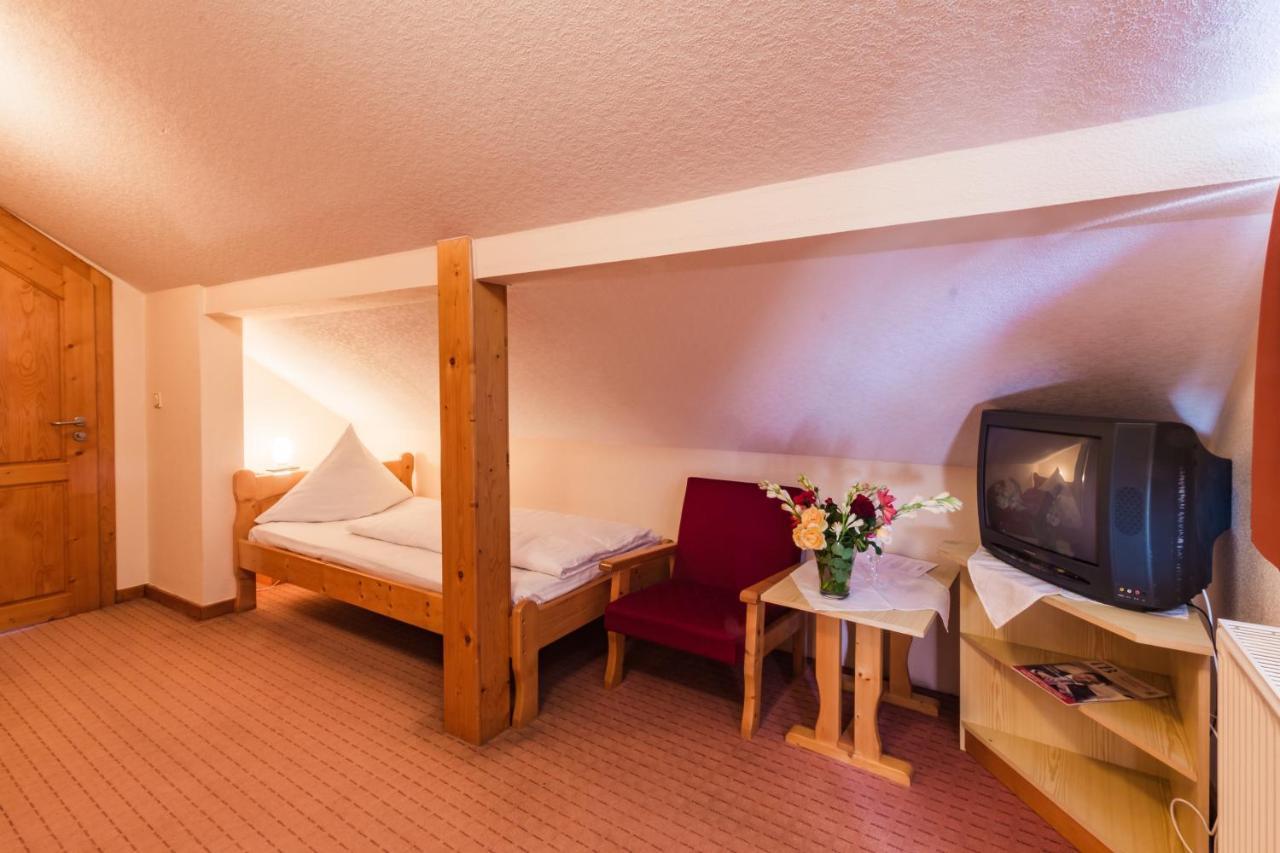 Hotel Europa Kokeltal Albeşti Exteriör bild